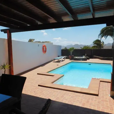 Lucky - Heated Pool Mácher